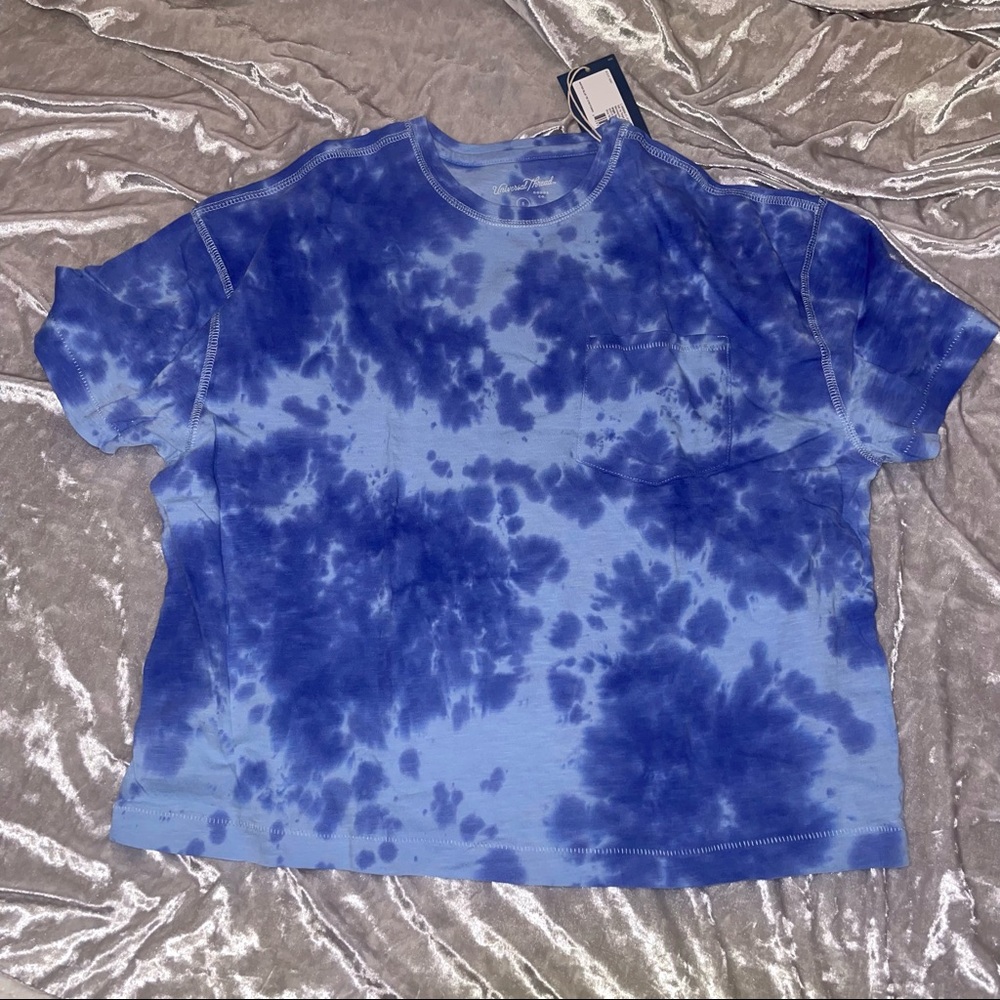 Womens blue tie dye boxy tee with pocket